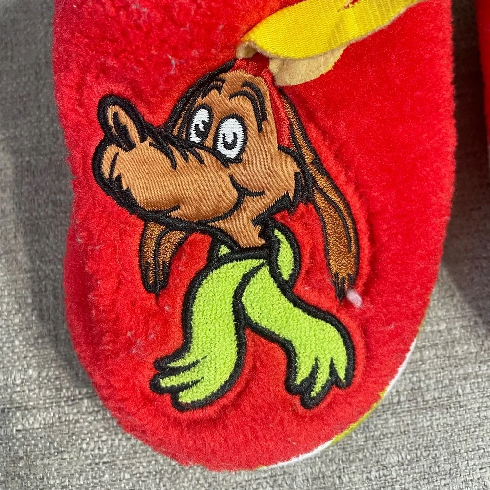 The Grinch Kids Red Slippers With Max the Dog size Youth  13-1